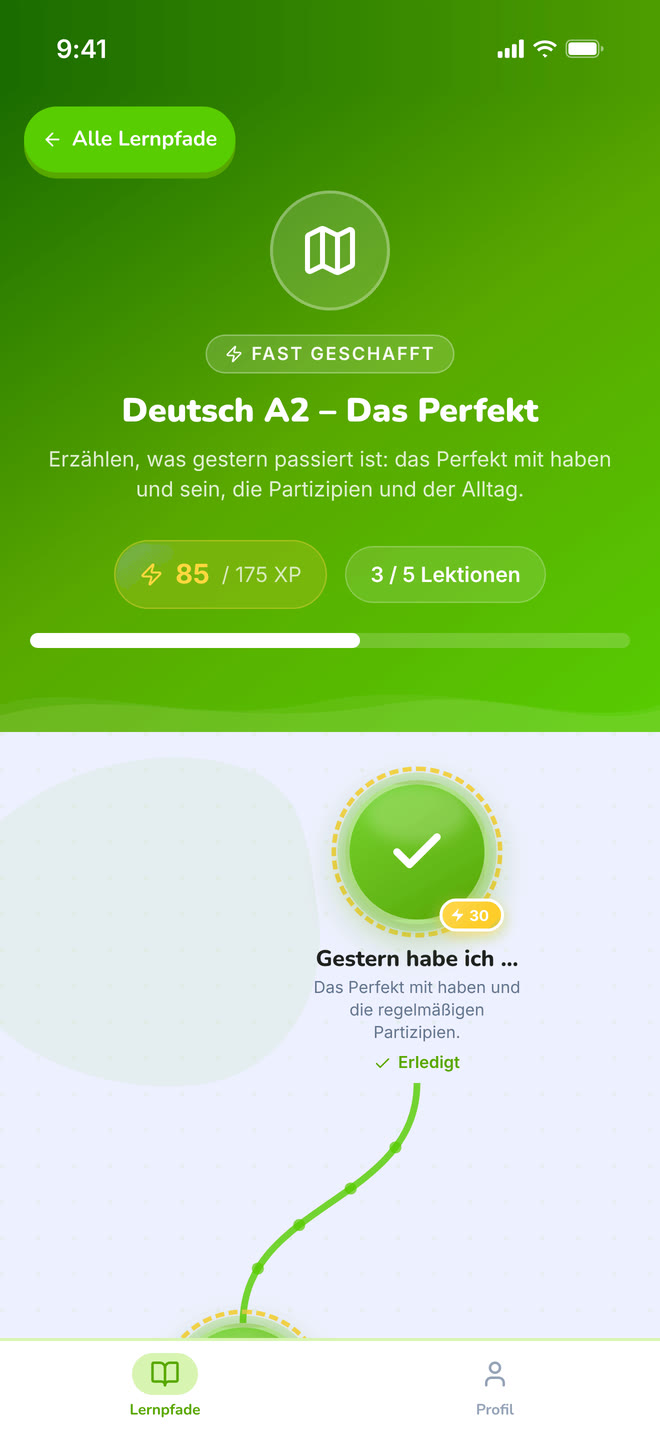 Path header on phone: The top of one path: its title, XP and progress, above the map. Interface in German, invented demo data.