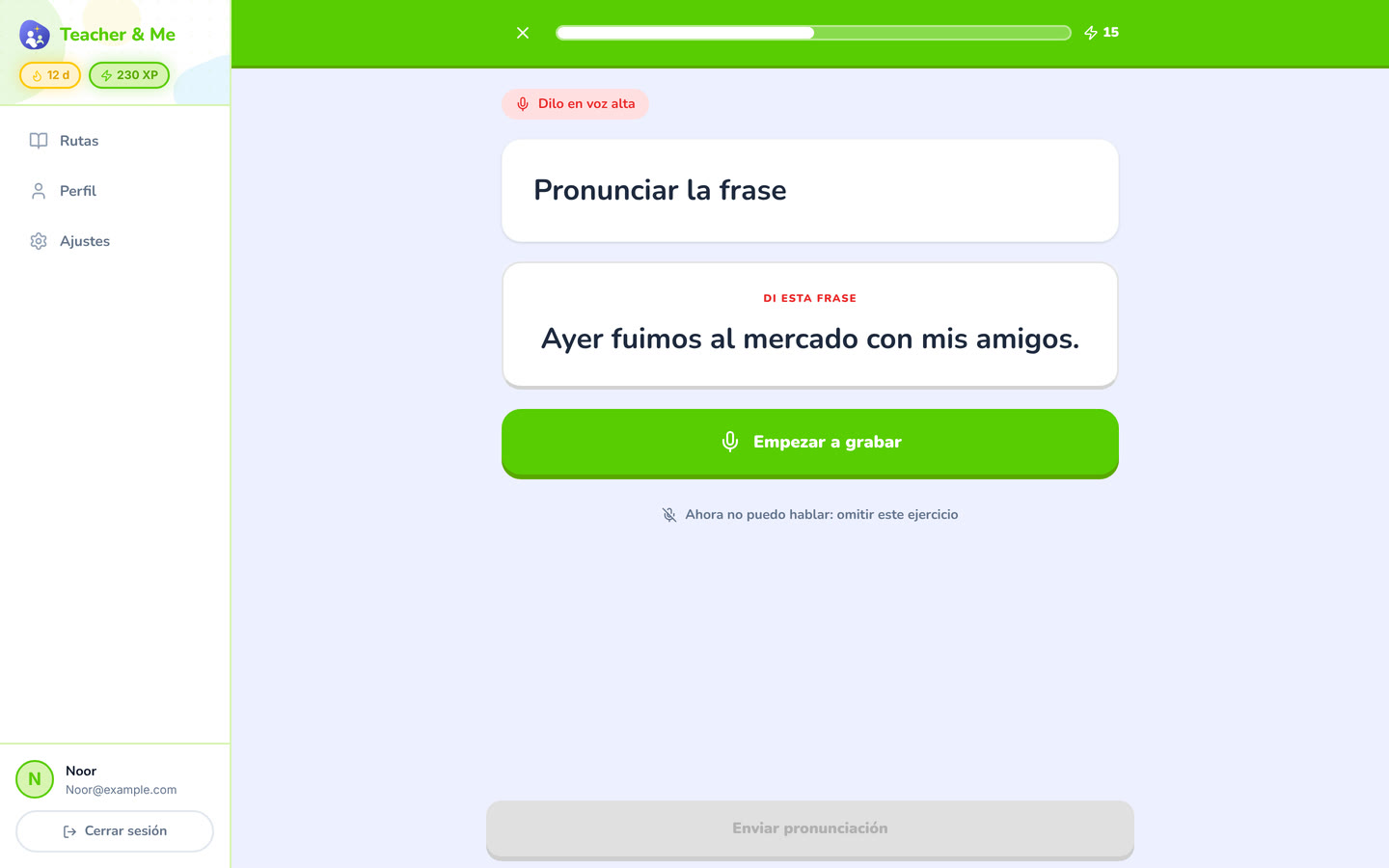 Pronunciation on desktop: The pronunciation exercise at rest, before recording. Interface in Spanish, invented demo data.
