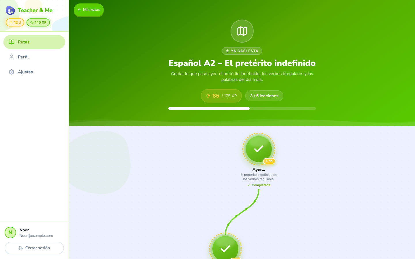 Path header on desktop: The top of one path: its title, XP and progress, above the map. Interface in Spanish, invented demo data.